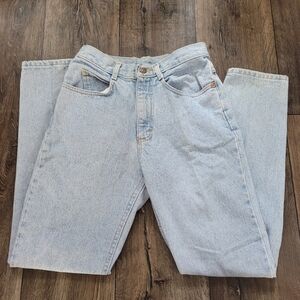 Vintage Womans Lee Jeans. Straight Leg. Size 28